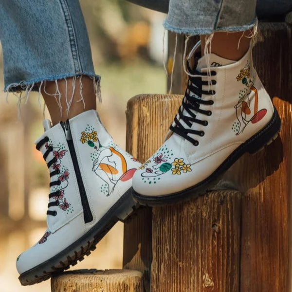 Trapery, Glany z Nowoczesną Kobietą